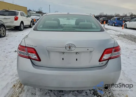 2011 Toyota Camry Base z USA, uszkodzony, nr VIN 4T1BF3EK6BU721773